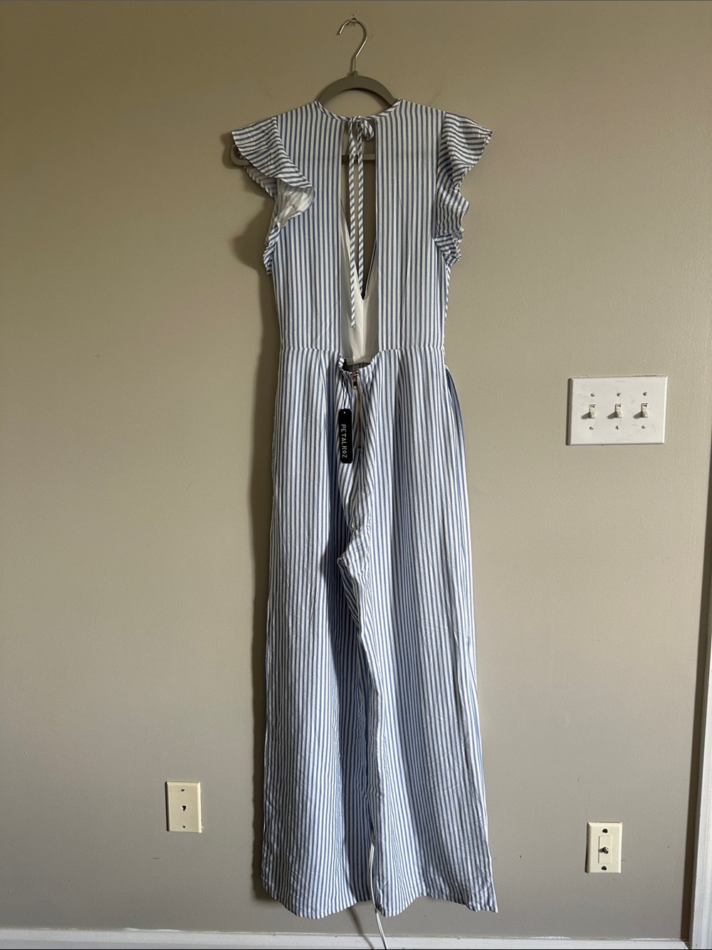 NWT Ruffled open back striped jumpsuit - Picture 13 of 15